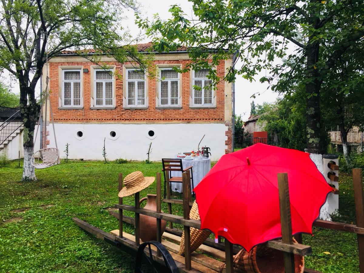 Lazuri Keria Family Guesthouse Khoni Exterior foto